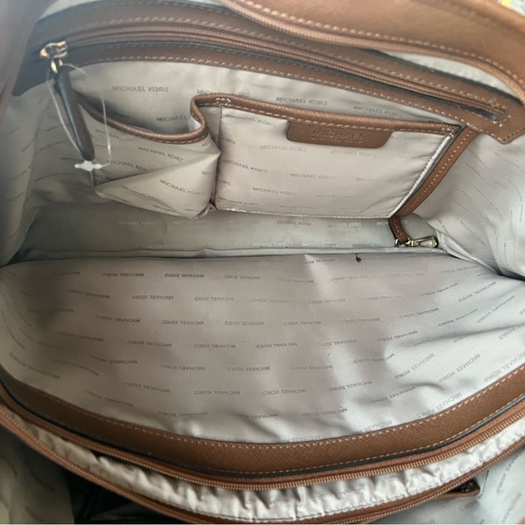 Large MK computer tote bag in luggage - Picture 7 of 7